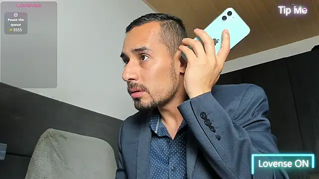 jhonyalzate2 online show from July 2026 12:37:02 AM