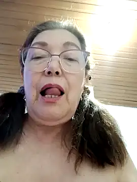 Snapshot of Vicky_Rosse chatting on February 2025 04:11:02 PM Vicky Rosse online show from February 2025 04:11:02 PM