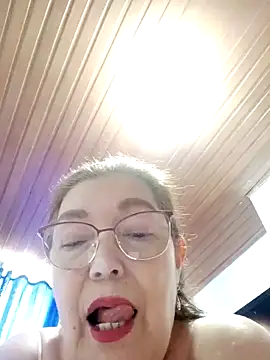 Snapshot of Vicky_Rosse chatting on February 2025 04:35:01 PM Vicky Rosse online show from February 2025 04:35:01 PM