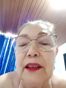 Snapshot of Vicky_Rosse chatting on February 2025 04:36:01 PM Vicky Rosse online show from February 2025 04:36:01 PM