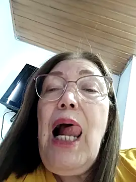 Snapshot of Vicky_Rosse chatting on March 2025 08:55:01 PM Vicky Rosse online show from March 2025 08:55:01 PM