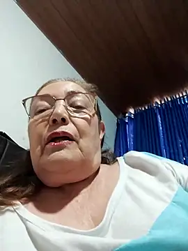 Snapshot of Vicky_Rosse chatting on October 2025 05:03:02 PM Vicky Rosse online show from October 2025 05:03:02 PM