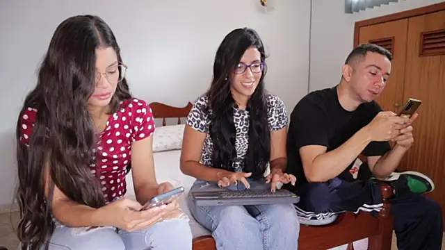 funcouple1985 online show from December 2024 03:06:01 PM