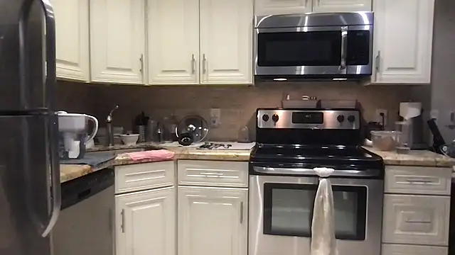 BigGuyMuscle online show from December 2025 08:57:01 PM