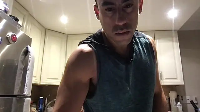 BigGuyMuscle online show from December 2025 01:24:02 AM