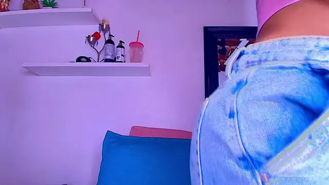 alexaa walker online show from February 2025 12:08:01 PM