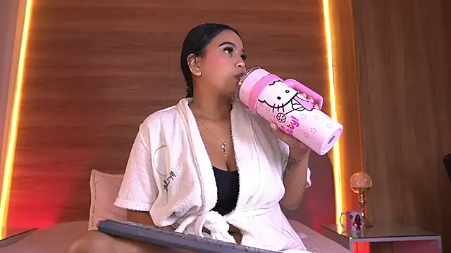 alexaa walker online show from May 2026 12:12:02 PM