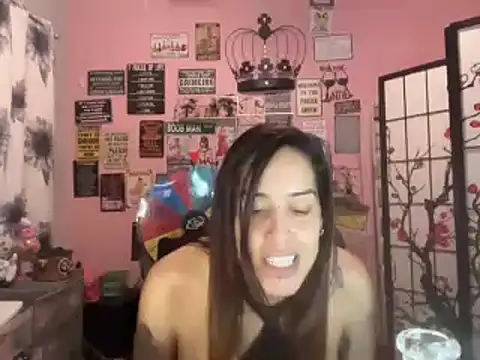 Snapshot of latinacubana chatting on December 2024 09:00:02 AM latinacubana online show from December 2024 09:00:02 AM