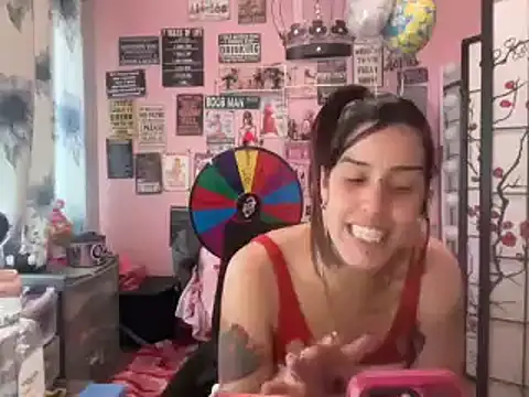 Snapshot of latinacubana chatting on December 2024 08:15:01 PM latinacubana online show from December 2024 08:15:01 PM