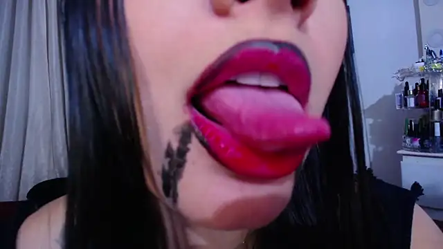 Sharlottee online show from July 2026 10:23:02 PM