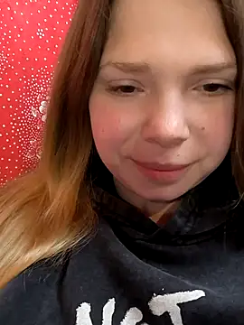 Zuli Kiska online show from April 2026 07:11:02 PM