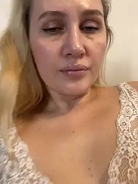 YourBlondee online show from December 2024 06:03:02 AM