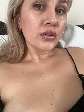 YourBlondee online show from March 2025 06:24:01 AM