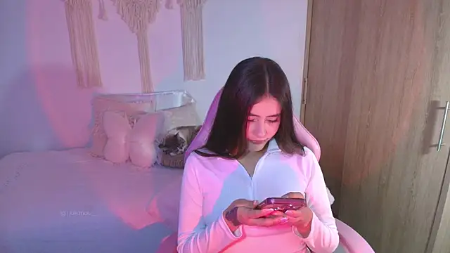 iriswest  online show from May 2026 01:47:02 AM