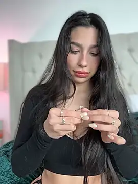 Snapshot of LoveLillyy chatting on January 2025 07:53:02 PM LoveLillyy online show from January 2025 07:53:02 PM