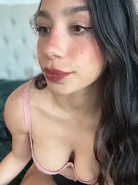 Snapshot of LoveLillyy chatting on February 2025 06:59:01 PM LoveLillyy online show from February 2025 06:59:01 PM