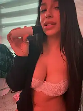 Snapshot of LoveLillyy chatting on February 2025 01:08:01 AM LoveLillyy online show from February 2025 01:08:01 AM