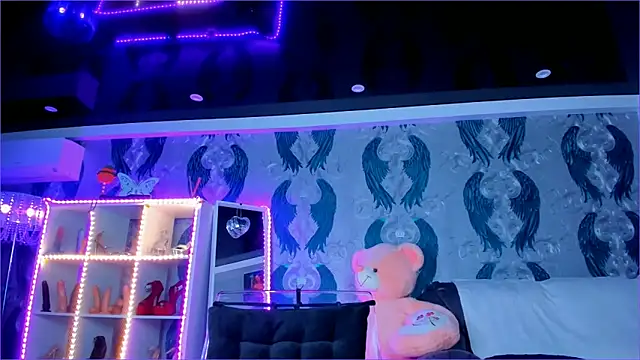 Snapshot of anneswhite chatting on February 2026 05:03:02 AM anneswhite online show from February 2026 05:03:02 AM