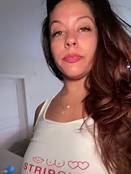 bellafreakyfun online show from April 2026 01:27:02 PM