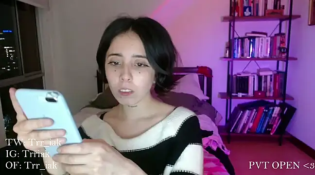 Snapshot of babyluna_8_8 chatting on January 2025 04:39:02 AM babyluna 8 8 online show from January 2025 04:39:02 AM