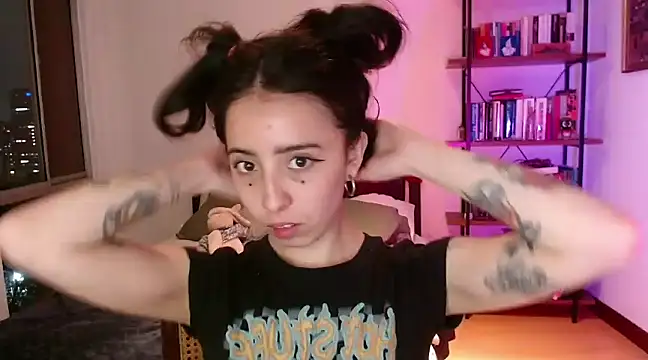 Snapshot of babyluna_8_8 chatting on February 2025 02:42:02 AM babyluna 8 8 online show from February 2025 02:42:02 AM