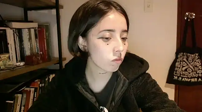 Snapshot of babyluna_8_8 chatting on March 2025 01:01:01 AM babyluna 8 8 online show from March 2025 01:01:01 AM