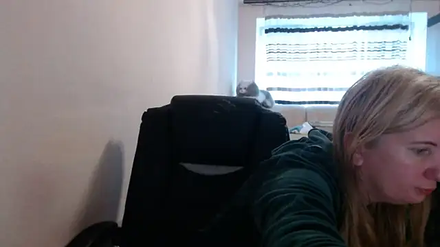 PeterAndJen online show from May 2026 04:42:02 AM