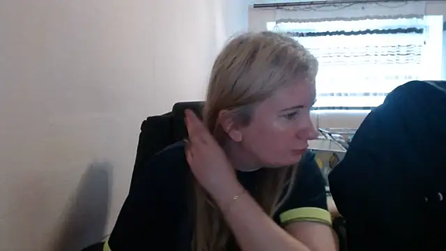 PeterAndJen online show from June 2026 06:52:02 AM