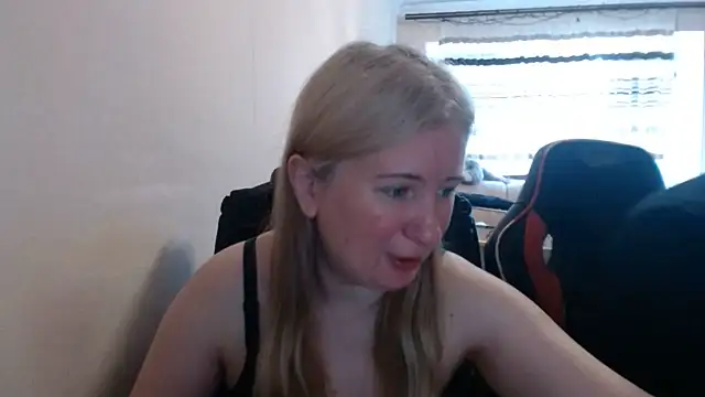 PeterAndJen online show from June 2026 05:32:02 AM