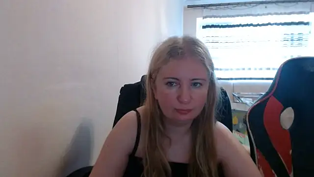 PeterAndJen online show from June 2026 05:23:01 AM