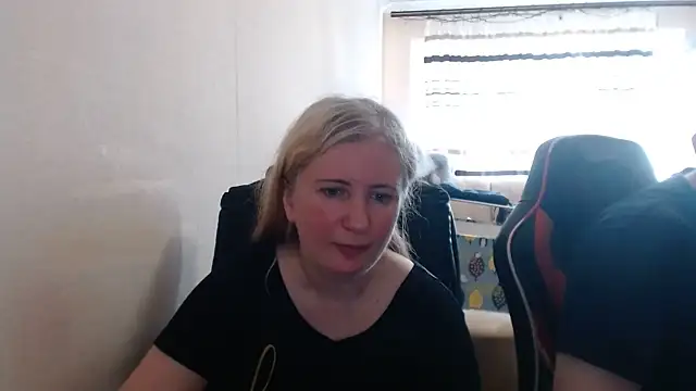 PeterAndJen online show from June 2026 04:57:01 PM