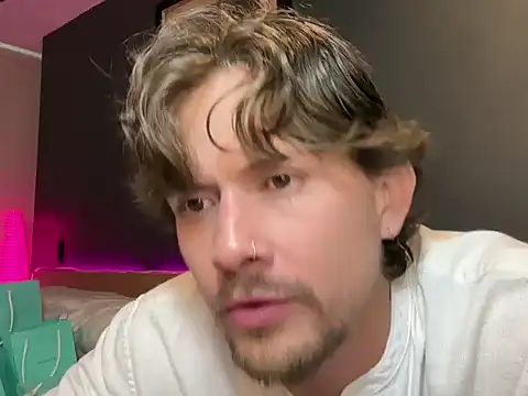 Snapshot of mcklister_kinky_feets chatting on February 2026 06:19:01 PM mcklister kinky feets online show from February 2026 06:19:01 PM