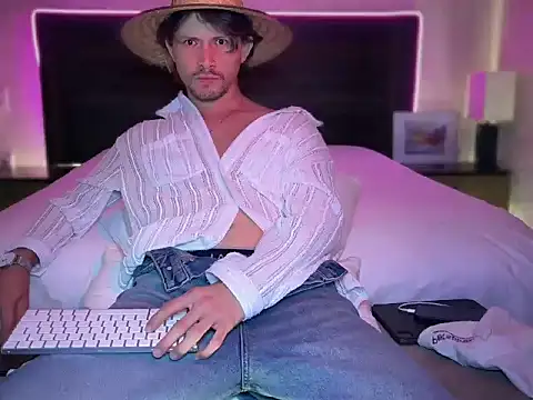 mcklister kinky feets online show from March 2026 12:38:02 PM