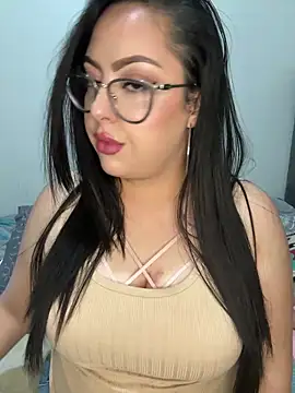 Snapshot of MileyGia chatting on May 2026 02:19:02 AM MileyGia online show from May 2026 02:19:02 AM
