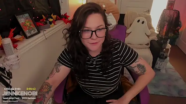 Snapshot of JennKenobi chatting on October 2025 04:26:01 PM JennKenobi online show from October 2025 04:26:01 PM