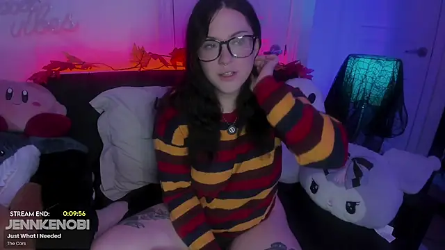 Snapshot of JennKenobi chatting on October 2025 03:36:01 PM JennKenobi online show from October 2025 03:36:01 PM