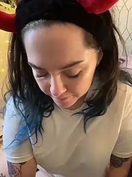 JennKenobi online show from June 2026 01:43:02 PM