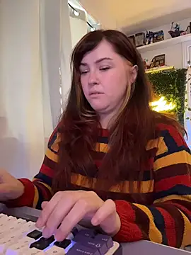 JennKenobi online show from July 2026 04:00:01 PM