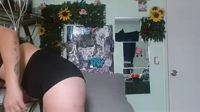 Snapshot of Yescuhh420 chatting on November 2025 08:22:01 PM Yescuhh420 online show from November 2025 08:22:01 PM