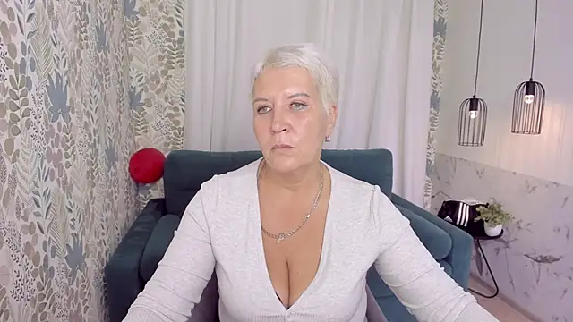 Snapshot of KathySunn chatting on October 2025 07:06:02 AM KathySunn online show from October 2025 07:06:02 AM