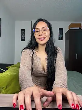 Angela isabella online show from March 2026 09:42:02 PM