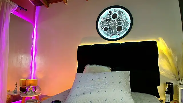 Snapshot of lorrayne_ chatting on March 2026 12:11:01 PM lorrayne online show from March 2026 12:11:01 PM