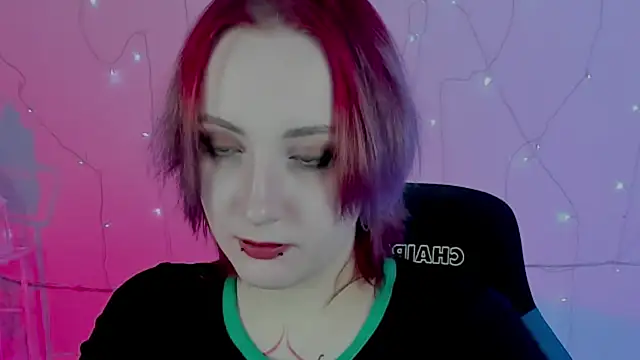 Snapshot of AsheLucker chatting on December 2024 08:04:02 PM AsheLucker online show from December 2024 08:04:02 PM