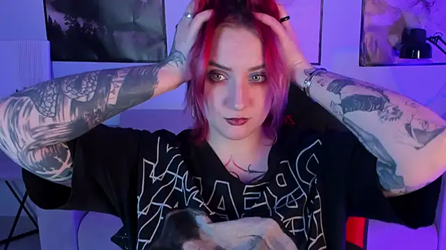 Snapshot of AsheLucker chatting on January 2025 11:48:01 PM AsheLucker online show from January 2025 11:48:01 PM