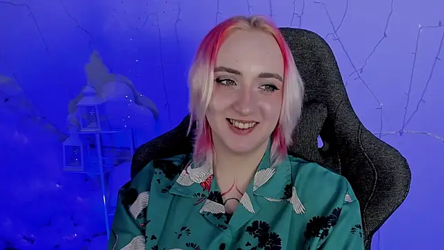 Snapshot of AsheLucker chatting on January 2025 02:39:01 AM AsheLucker online show from January 2025 02:39:01 AM