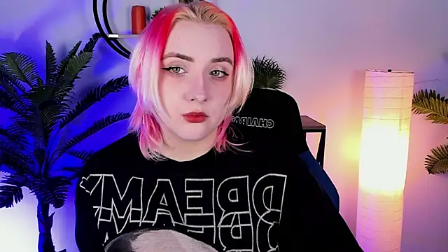 Snapshot of AsheLucker chatting on February 2025 05:01:01 PM AsheLucker online show from February 2025 05:01:01 PM