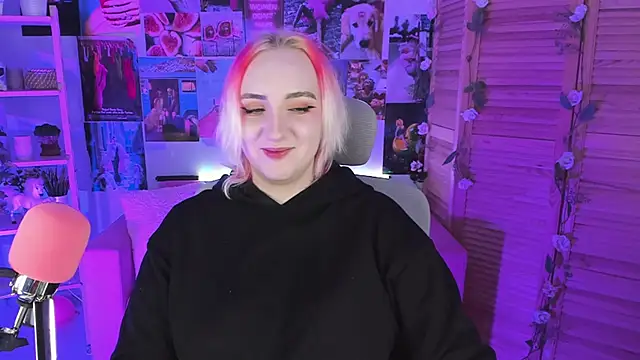 Snapshot of AsheLucker chatting on February 2025 05:22:02 PM AsheLucker online show from February 2025 05:22:02 PM