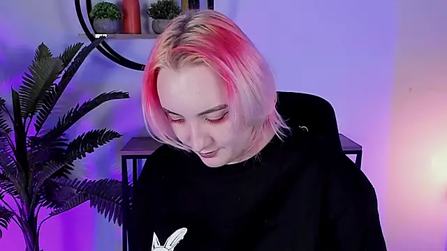 Snapshot of AsheLucker chatting on February 2025 08:44:02 PM AsheLucker online show from February 2025 08:44:02 PM