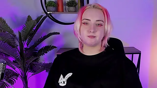 Snapshot of AsheLucker chatting on February 2025 11:48:02 PM AsheLucker online show from February 2025 11:48:02 PM