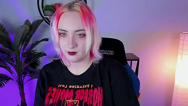 Snapshot of AsheLucker chatting on February 2025 02:07:02 AM AsheLucker online show from February 2025 02:07:02 AM